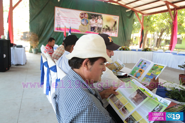Productores de granos b&aacute;sicos abordan conservaci&oacute;n de semillas criollas